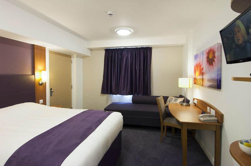 Premier Inn Newcastle Airport South Woolsington Exterior foto